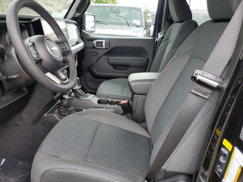 new 2025 Jeep Wrangler car, priced at $40,076