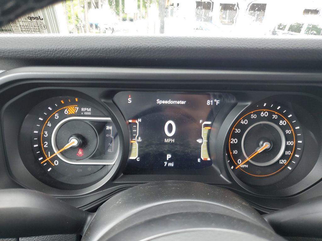 new 2025 Jeep Wrangler car, priced at $40,076
