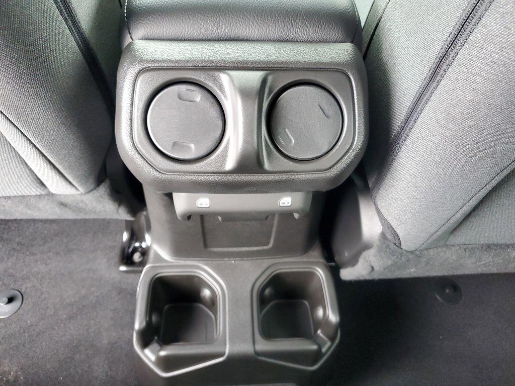 new 2025 Jeep Wrangler car, priced at $40,076