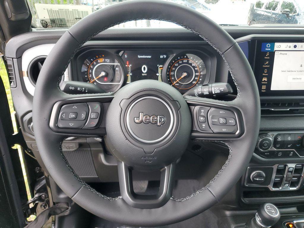 new 2025 Jeep Wrangler car, priced at $40,076