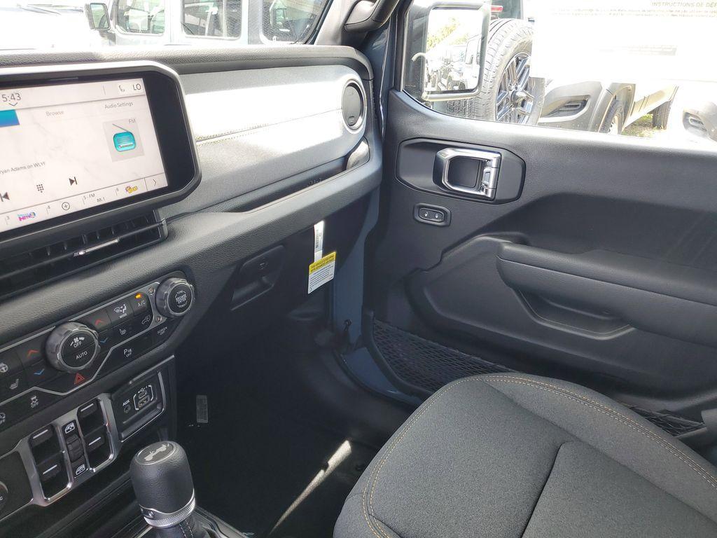 new 2025 Jeep Wrangler car, priced at $41,671