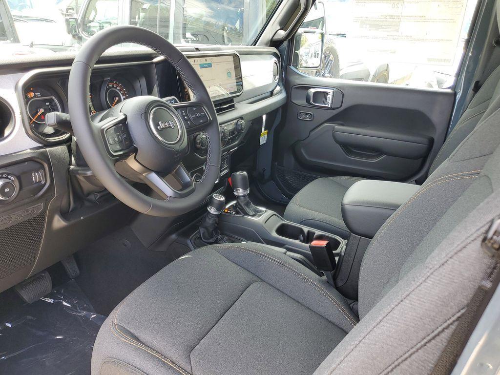 new 2025 Jeep Wrangler car, priced at $41,671