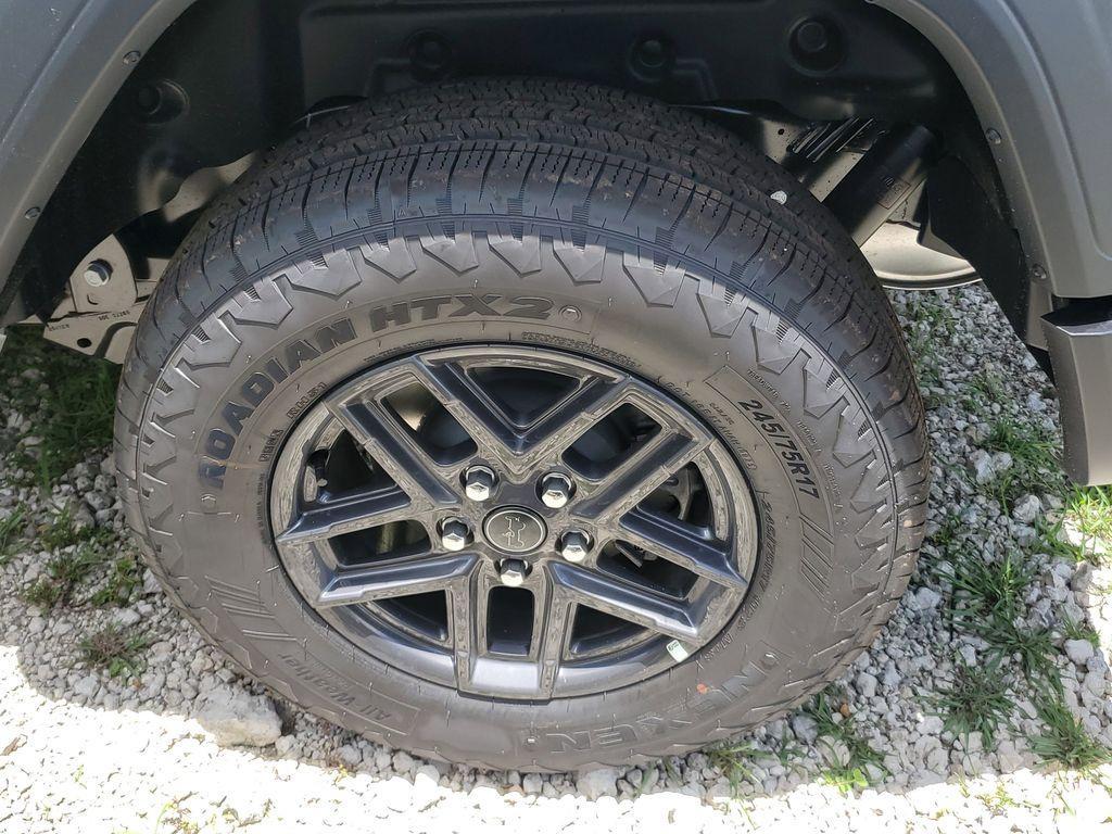new 2025 Jeep Wrangler car, priced at $41,671