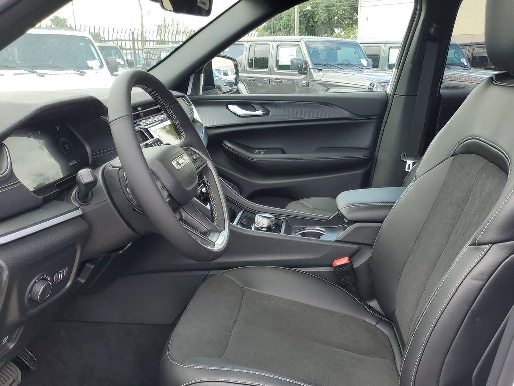 new 2025 Jeep Grand Cherokee car, priced at $33,529