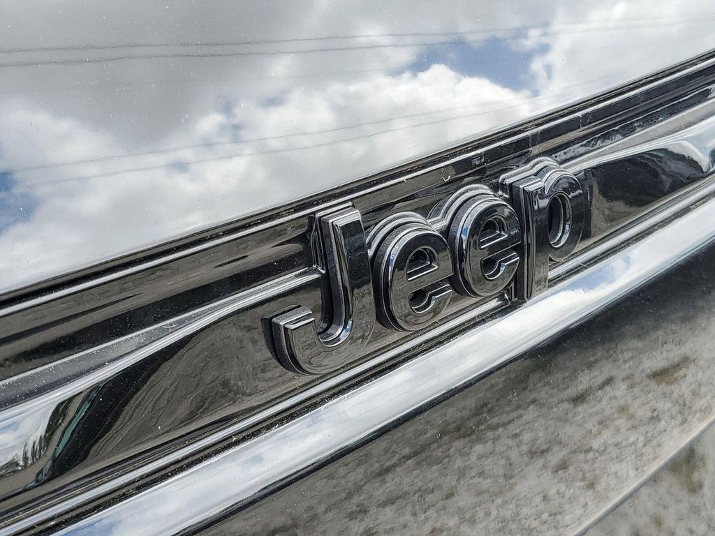 new 2025 Jeep Grand Cherokee car, priced at $33,529