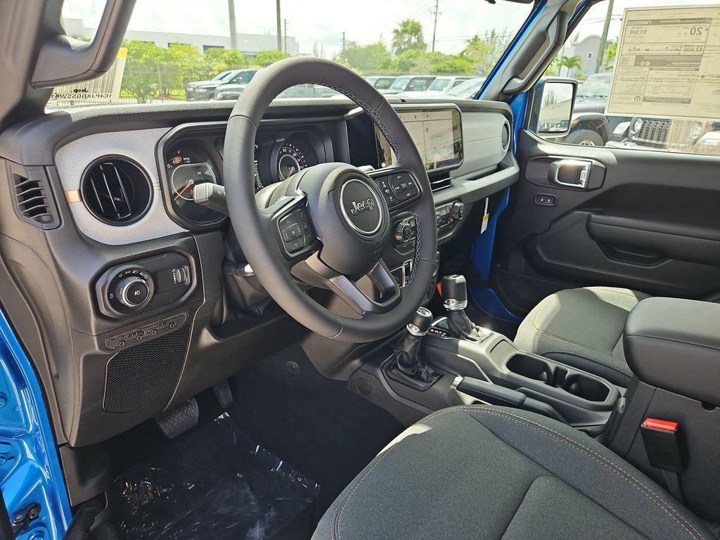new 2025 Jeep Wrangler car, priced at $40,076