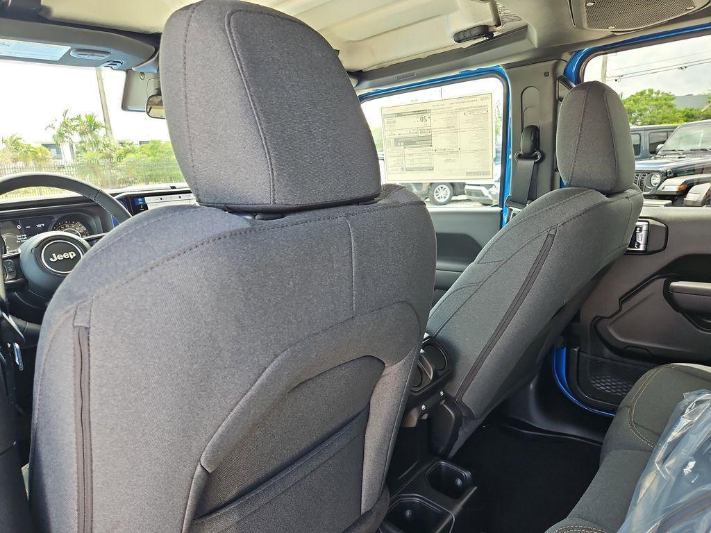 new 2025 Jeep Wrangler car, priced at $40,076