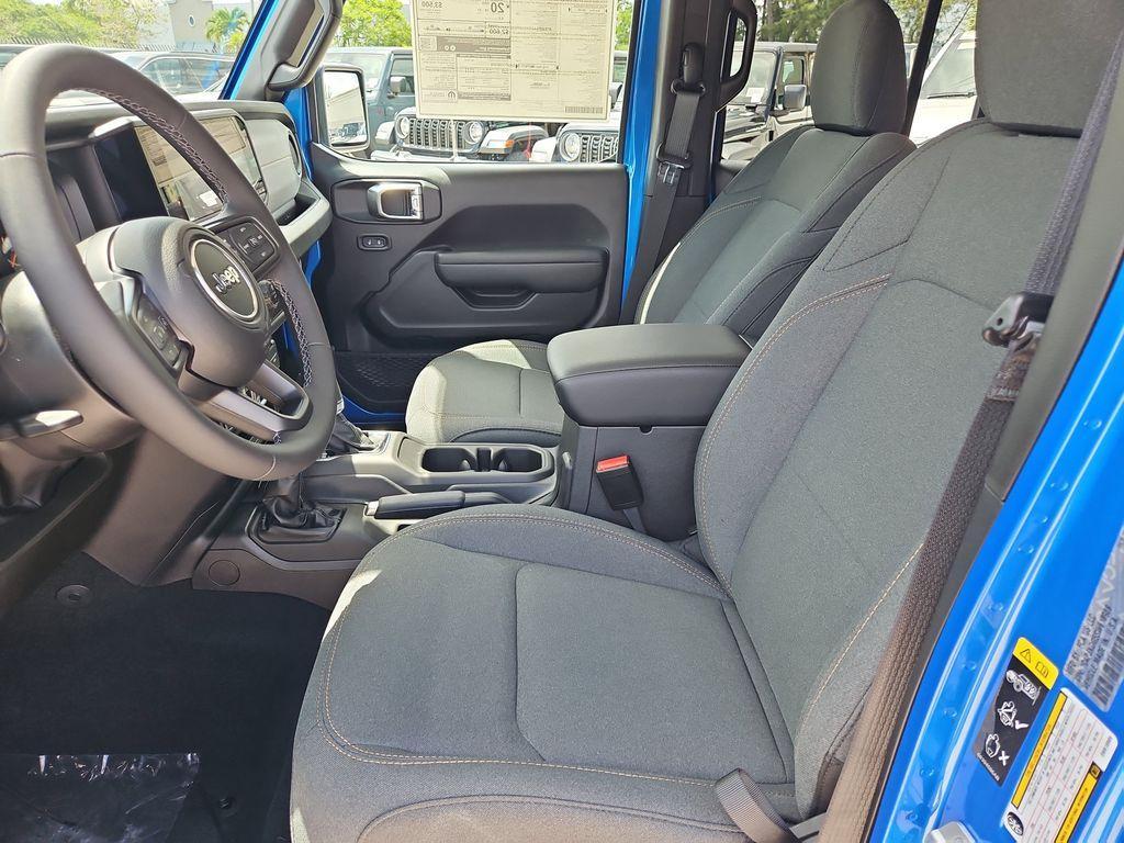 new 2025 Jeep Wrangler car, priced at $40,076