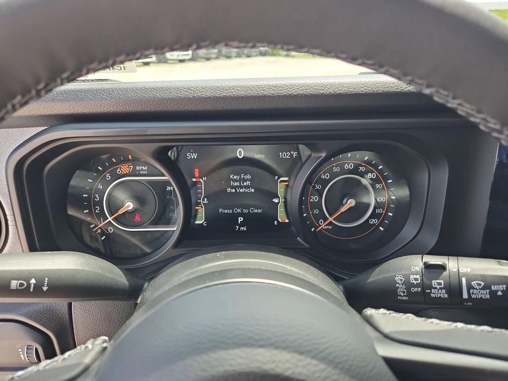 new 2025 Jeep Wrangler car, priced at $40,076