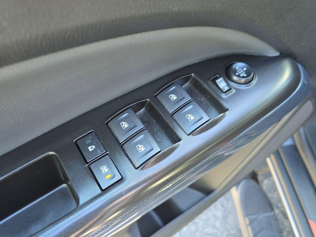 used 2022 Chevrolet Colorado car, priced at $25,990