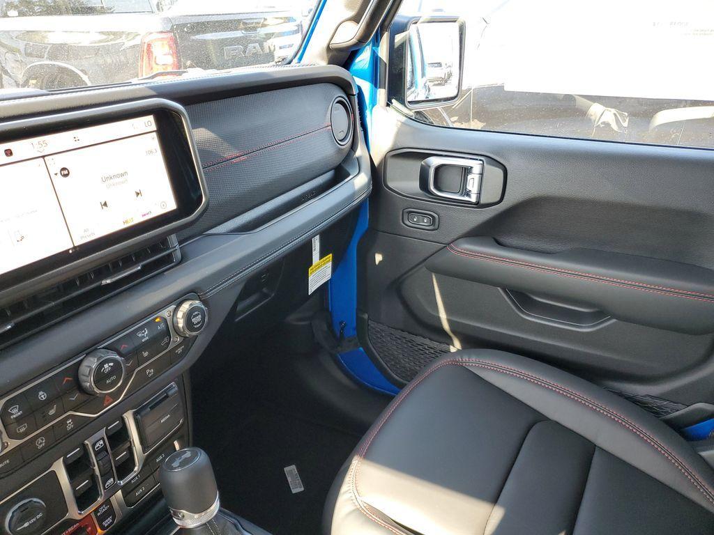 new 2025 Jeep Wrangler car, priced at $55,995