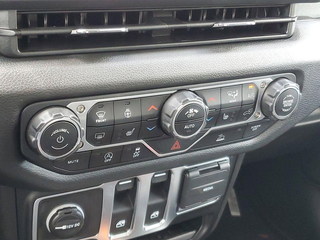 new 2025 Jeep Wrangler car, priced at $33,995