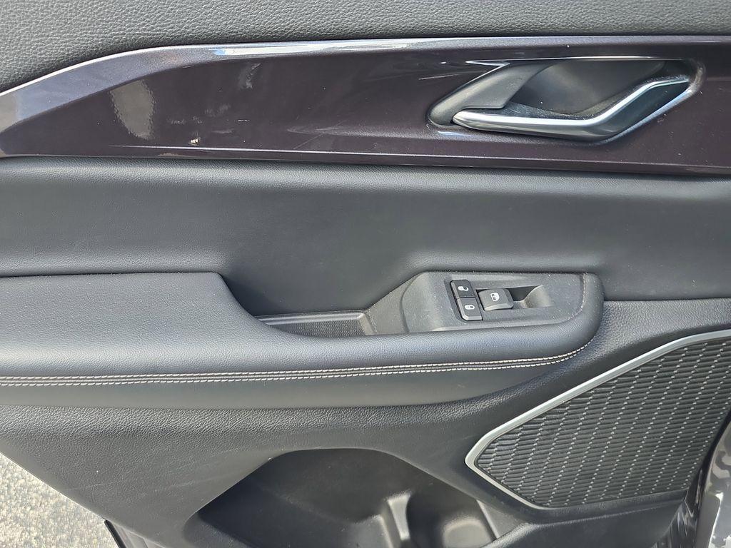used 2022 Jeep Grand Cherokee car, priced at $28,490