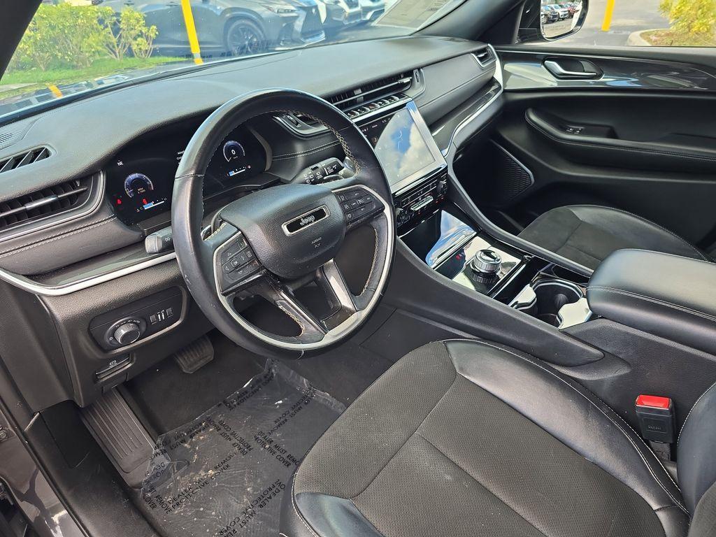 used 2022 Jeep Grand Cherokee car, priced at $28,490
