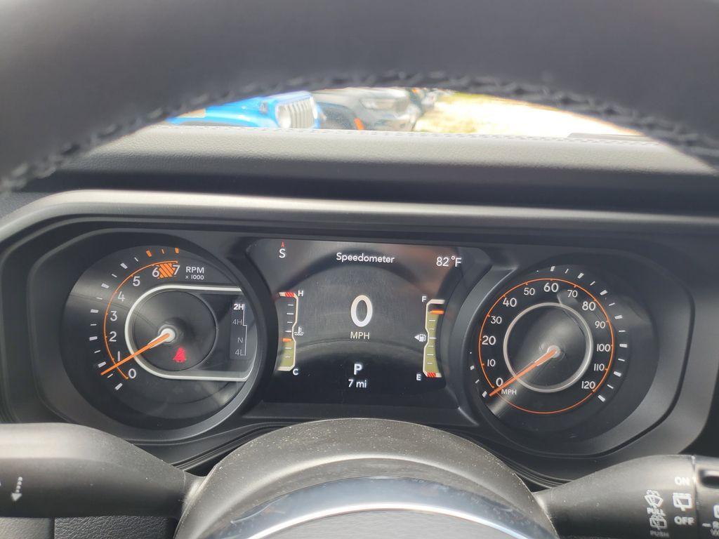 new 2025 Jeep Wrangler car, priced at $45,632