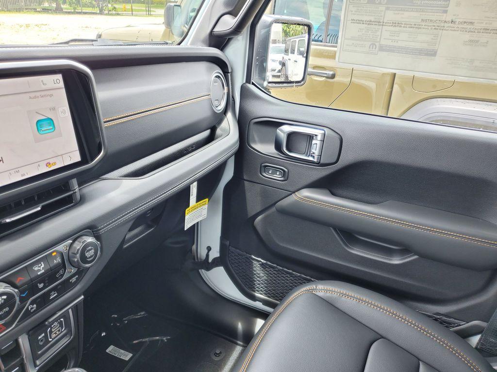 new 2025 Jeep Wrangler car, priced at $45,632