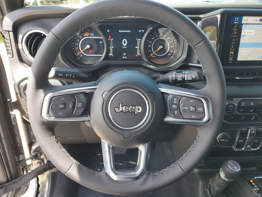new 2025 Jeep Wrangler car, priced at $47,727