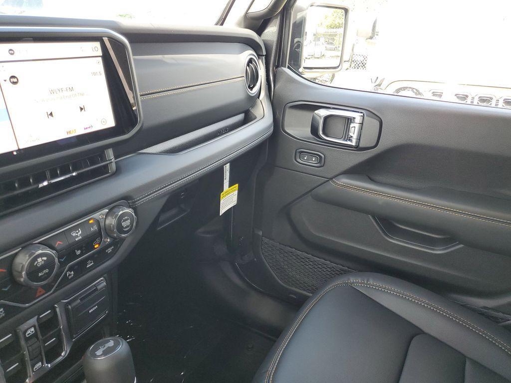 new 2025 Jeep Wrangler car, priced at $47,727