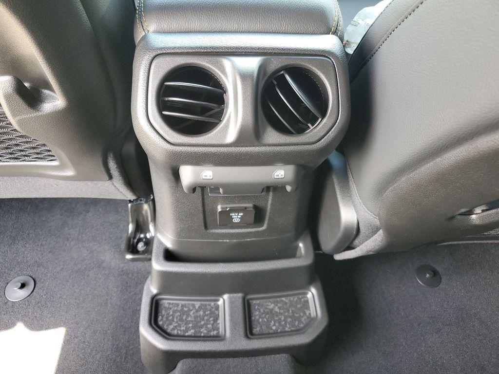 new 2025 Jeep Wrangler car, priced at $47,727