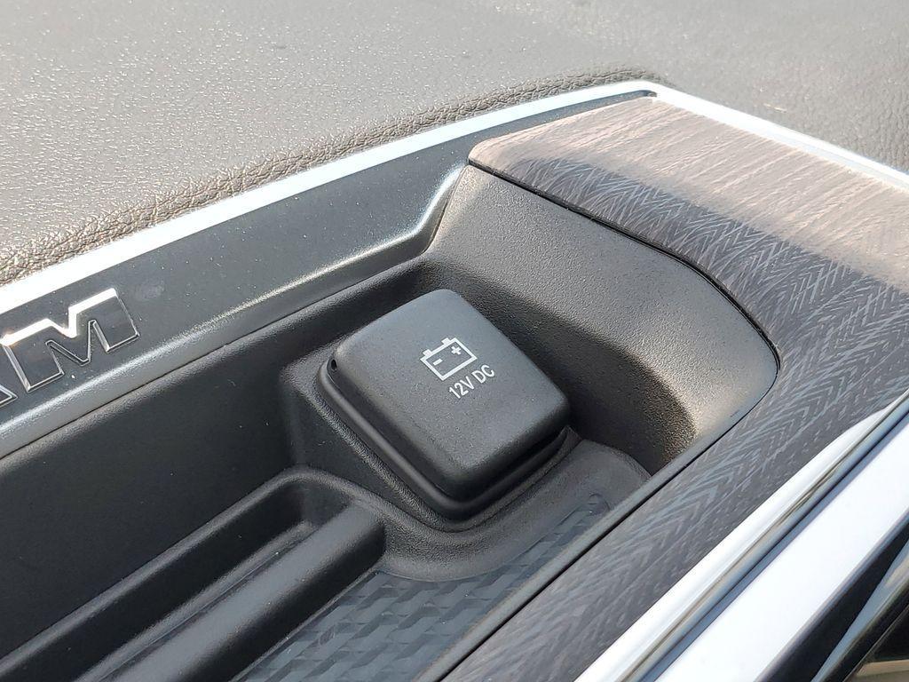new 2025 Ram 1500 car, priced at $46,646
