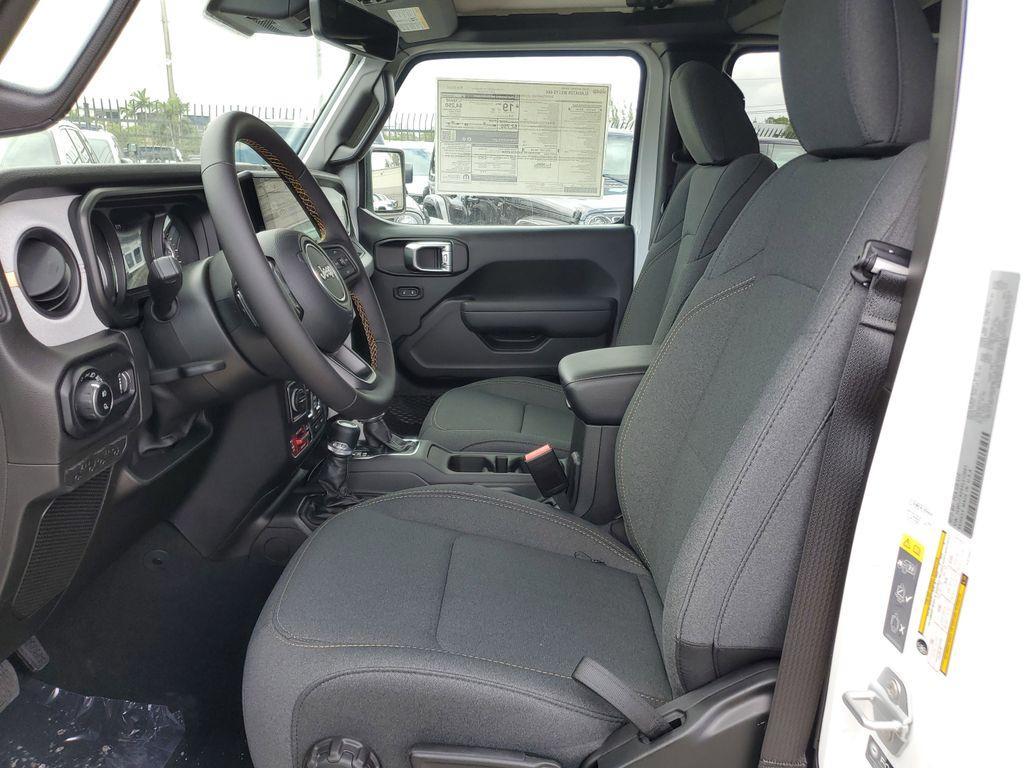 new 2025 Jeep Gladiator car, priced at $44,732