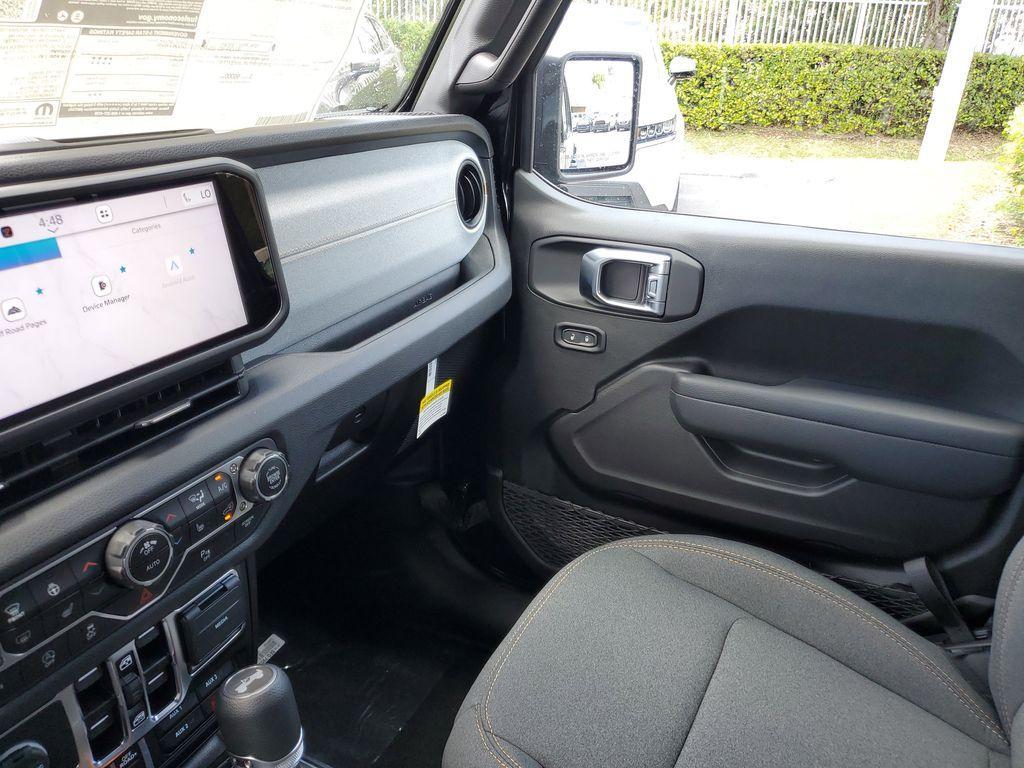 new 2025 Jeep Wrangler car, priced at $46,730