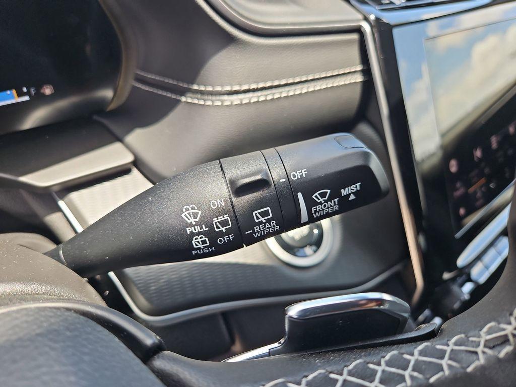 new 2025 Jeep Grand Cherokee car, priced at $32,590
