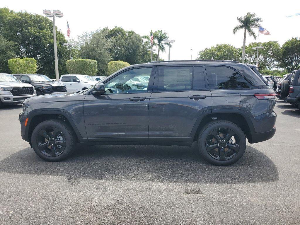 new 2025 Jeep Grand Cherokee car, priced at $41,005