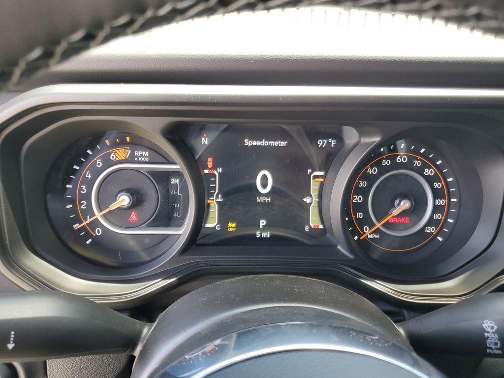 new 2025 Jeep Wrangler car, priced at $46,045