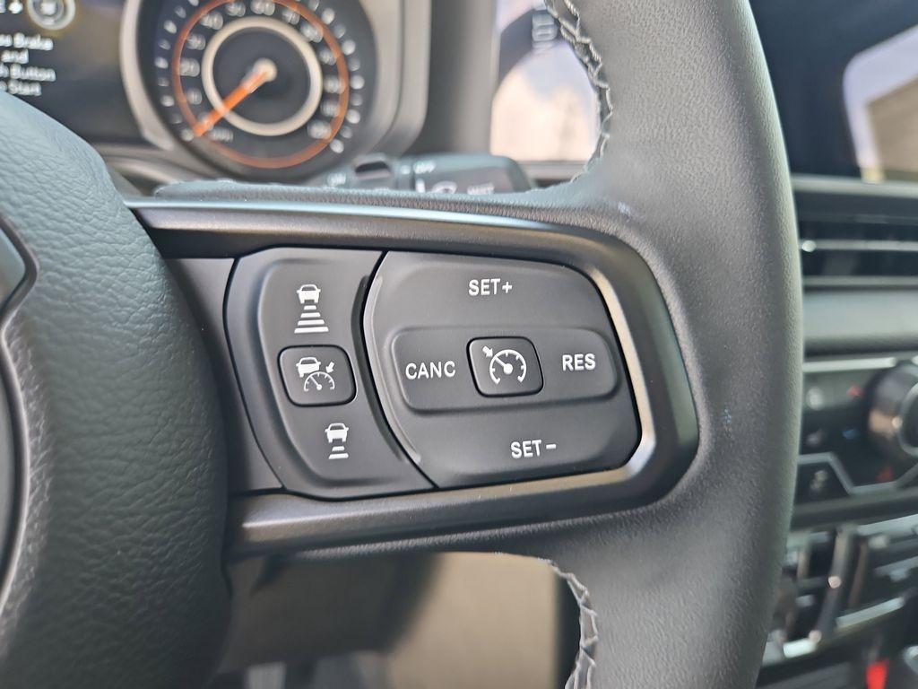 new 2025 Jeep Wrangler car, priced at $40,076
