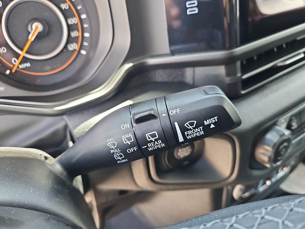 new 2025 Jeep Wrangler car, priced at $40,076