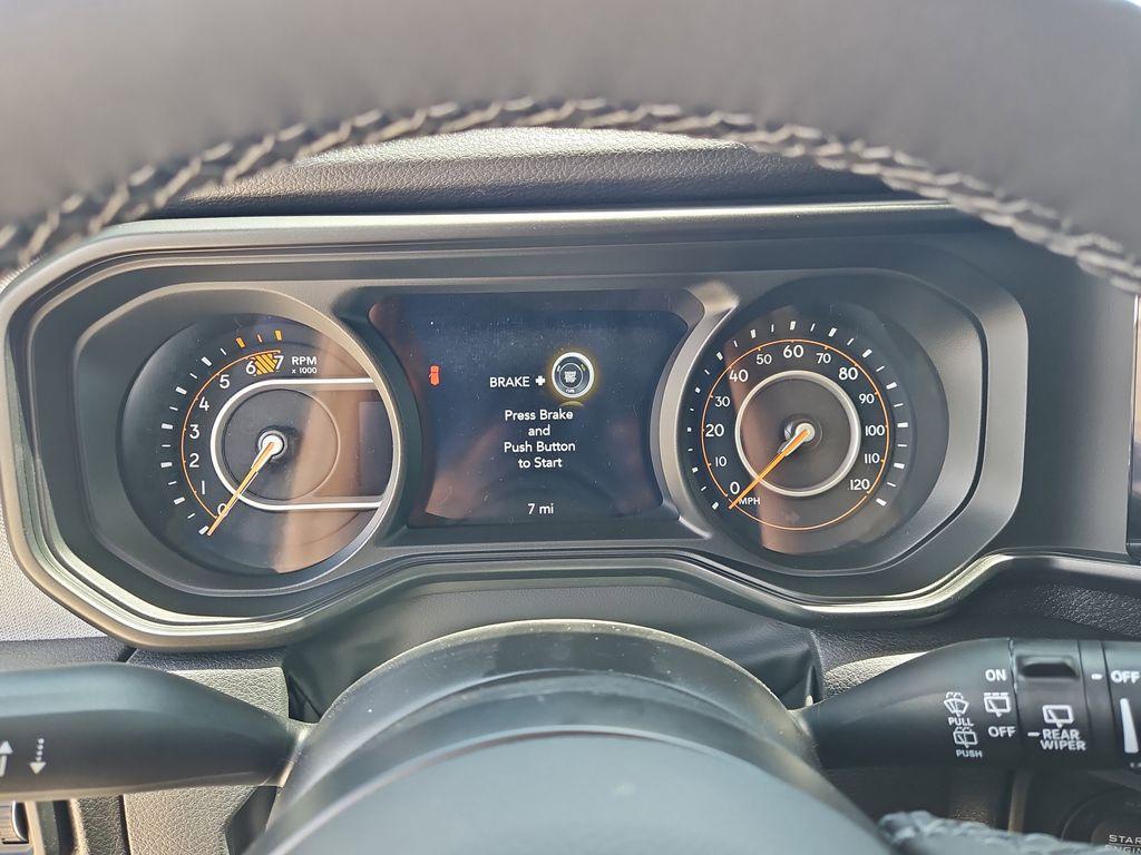 new 2025 Jeep Wrangler car, priced at $40,076