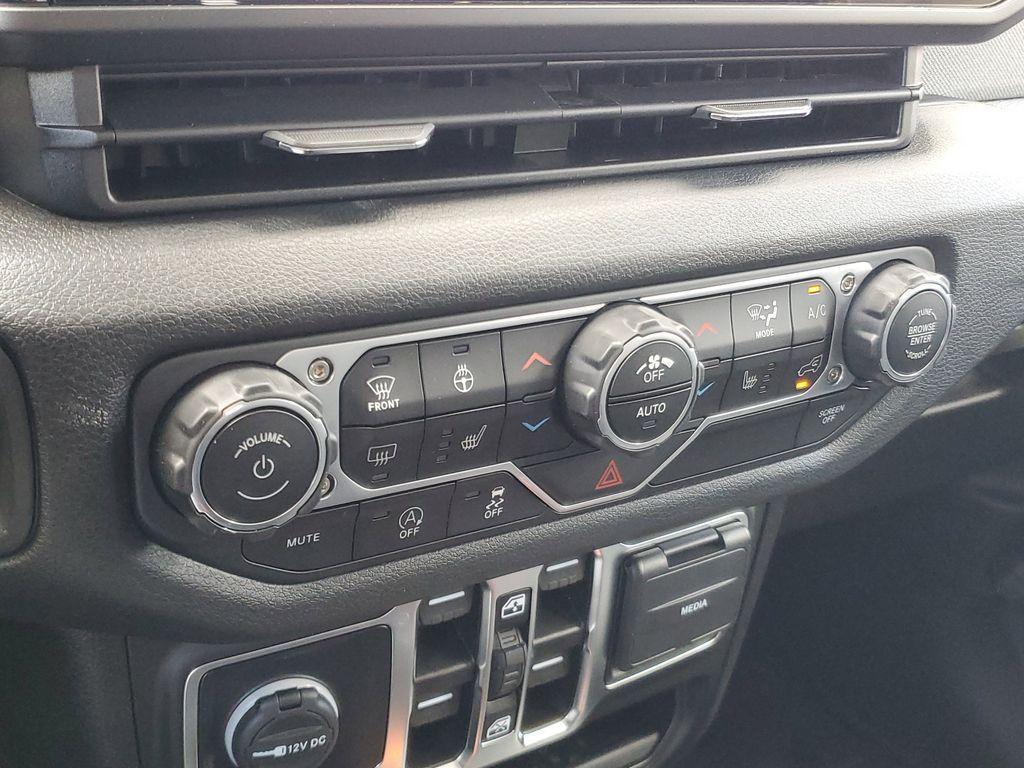 new 2025 Jeep Wrangler car, priced at $38,177
