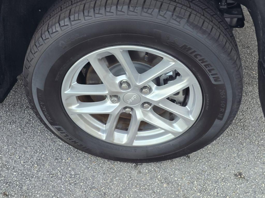 used 2025 Jeep Grand Cherokee L car, priced at $32,990