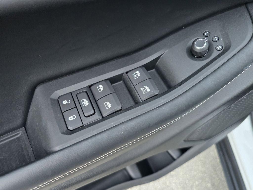 used 2025 Jeep Grand Cherokee L car, priced at $32,990