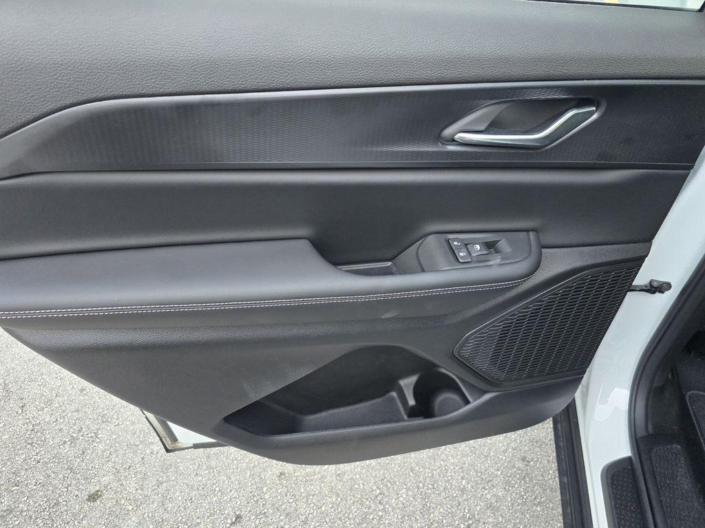 used 2025 Jeep Grand Cherokee L car, priced at $32,990