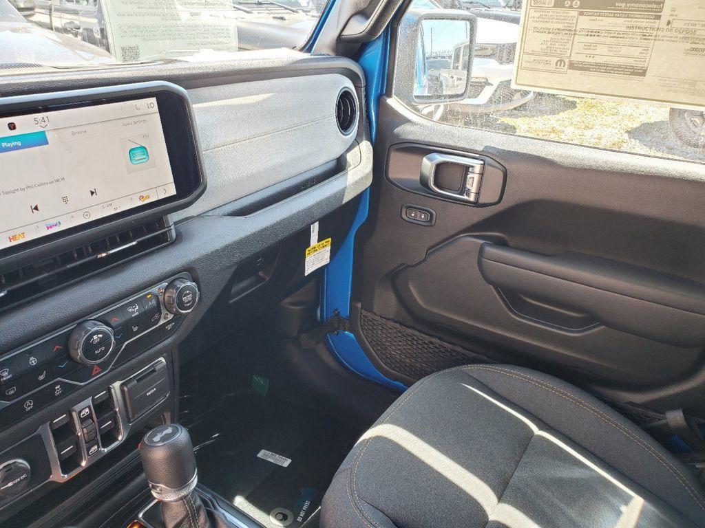 new 2025 Jeep Wrangler car, priced at $41,277