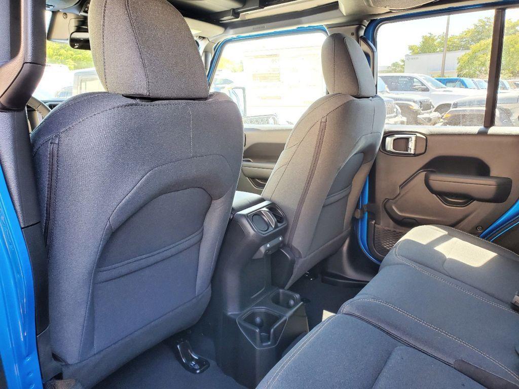 new 2025 Jeep Wrangler car, priced at $41,277
