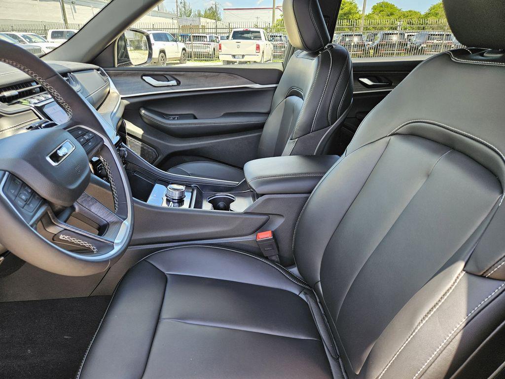 new 2025 Jeep Grand Cherokee L car, priced at $41,835