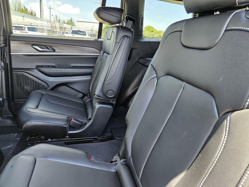 new 2025 Jeep Grand Cherokee L car, priced at $41,835