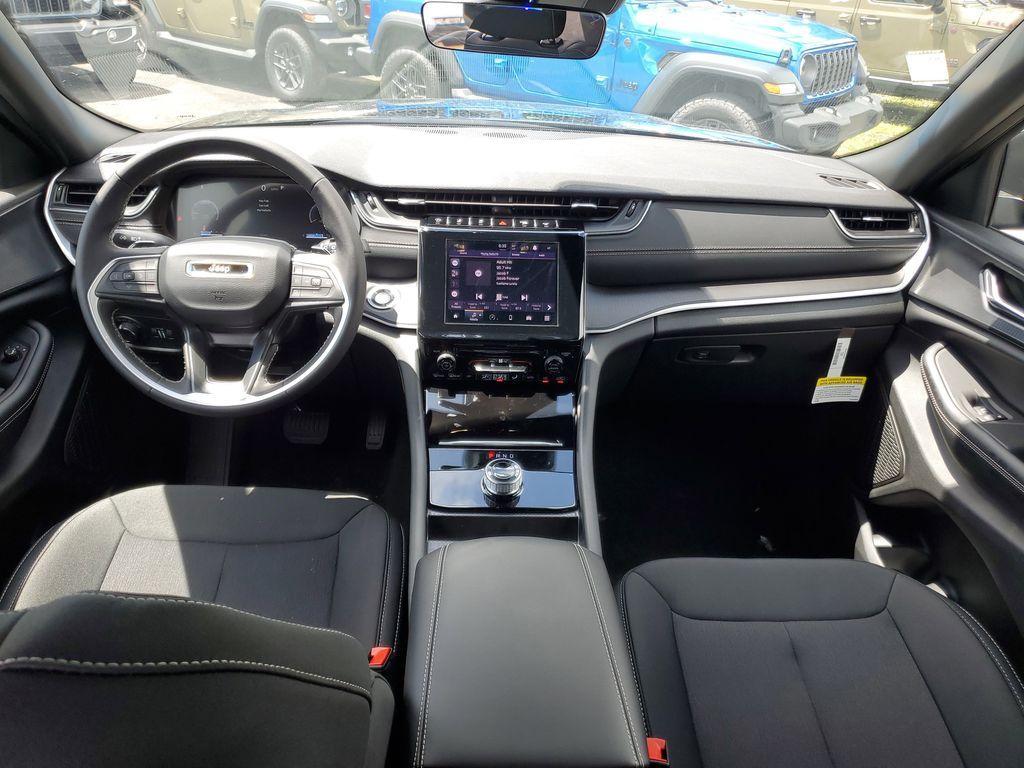 new 2025 Jeep Grand Cherokee L car, priced at $31,995