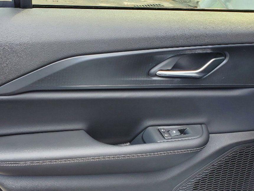 new 2025 Jeep Grand Cherokee car, priced at $30,995
