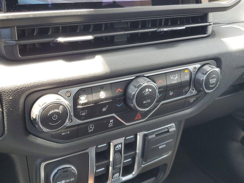new 2025 Jeep Wrangler car, priced at $42,316