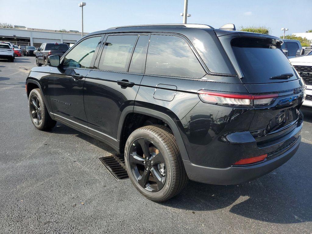 new 2025 Jeep Grand Cherokee L car, priced at $38,920