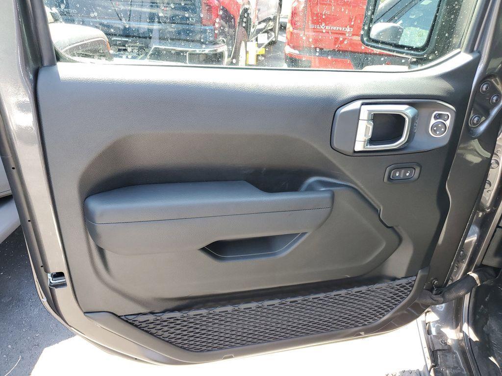 new 2025 Jeep Gladiator car, priced at $36,680