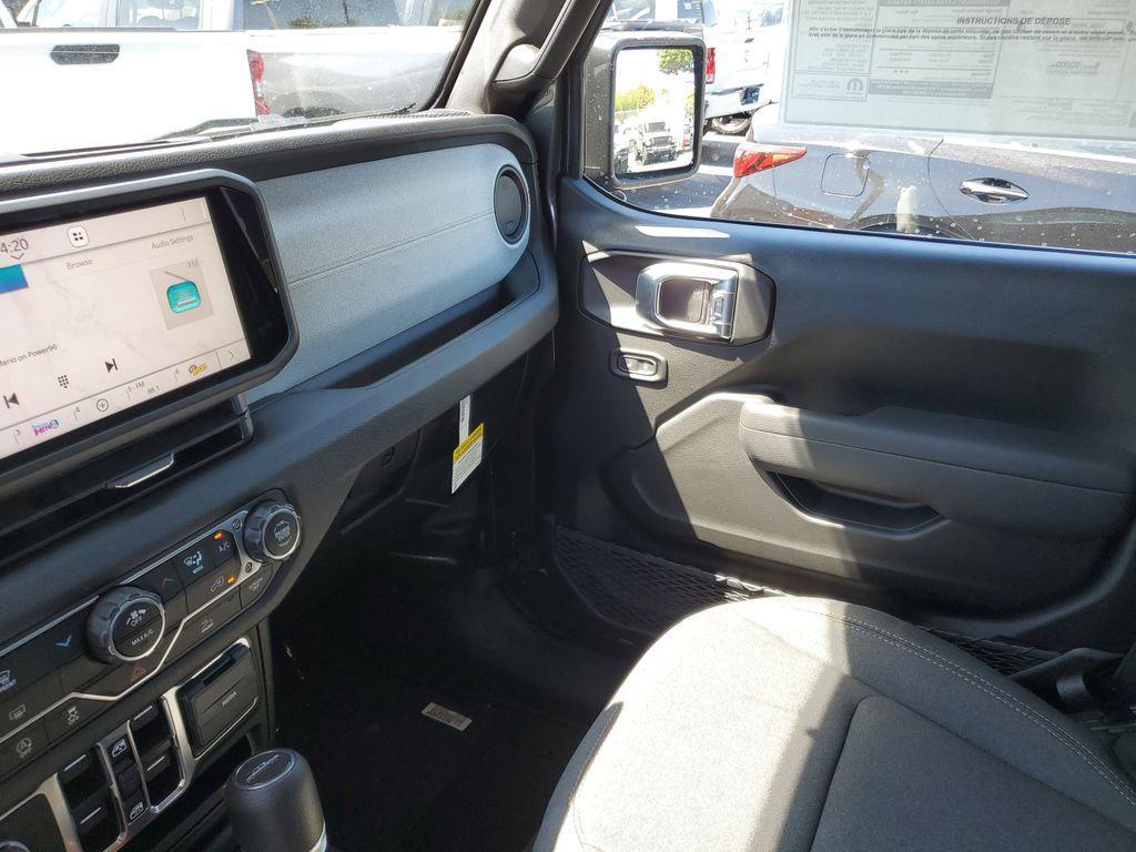new 2025 Jeep Gladiator car, priced at $36,680