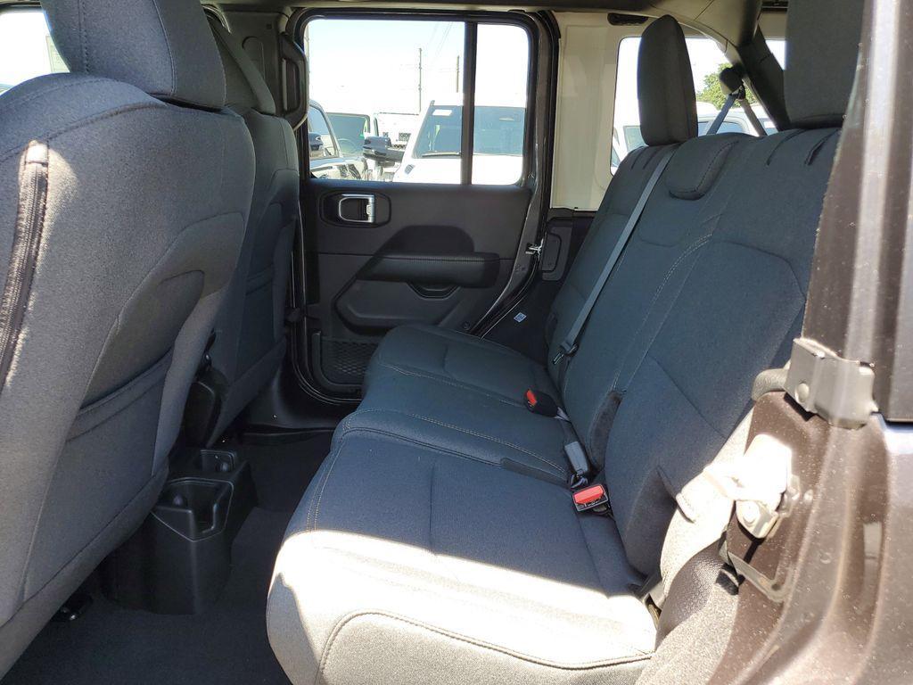 new 2025 Jeep Wrangler car, priced at $48,625