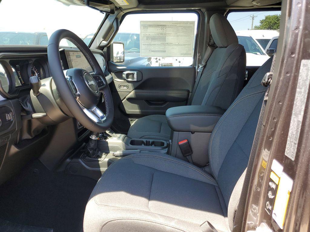 new 2025 Jeep Wrangler car, priced at $48,625