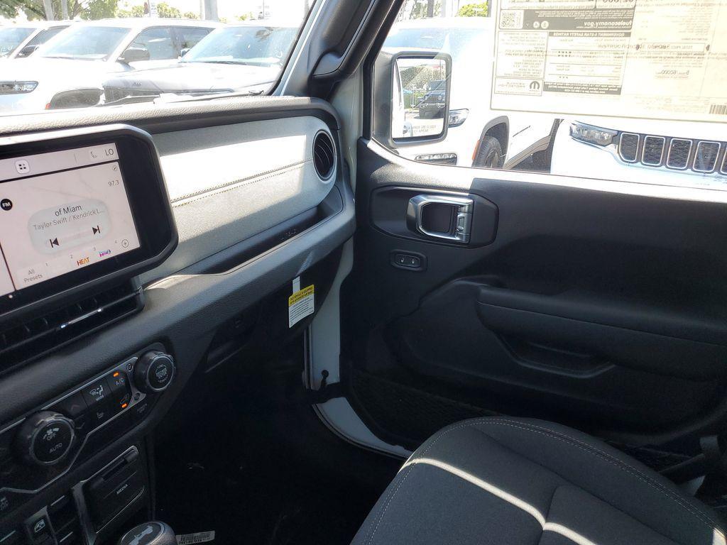 new 2025 Jeep Wrangler car, priced at $39,481