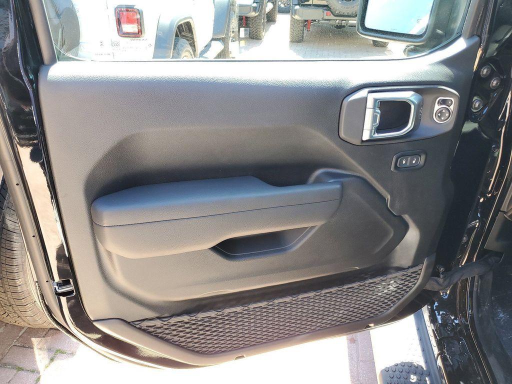 new 2025 Jeep Wrangler car, priced at $40,842